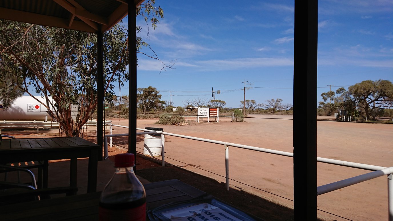 ���[�h�n�E�X